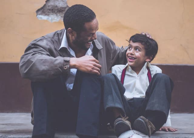 Jak rozmawiać z dzieckiem o szkole, by zbudować zaufanie i wsparcie Jak rozmawiać z dzieckiem o szkole, by zbudować zaufanie i wsparcie